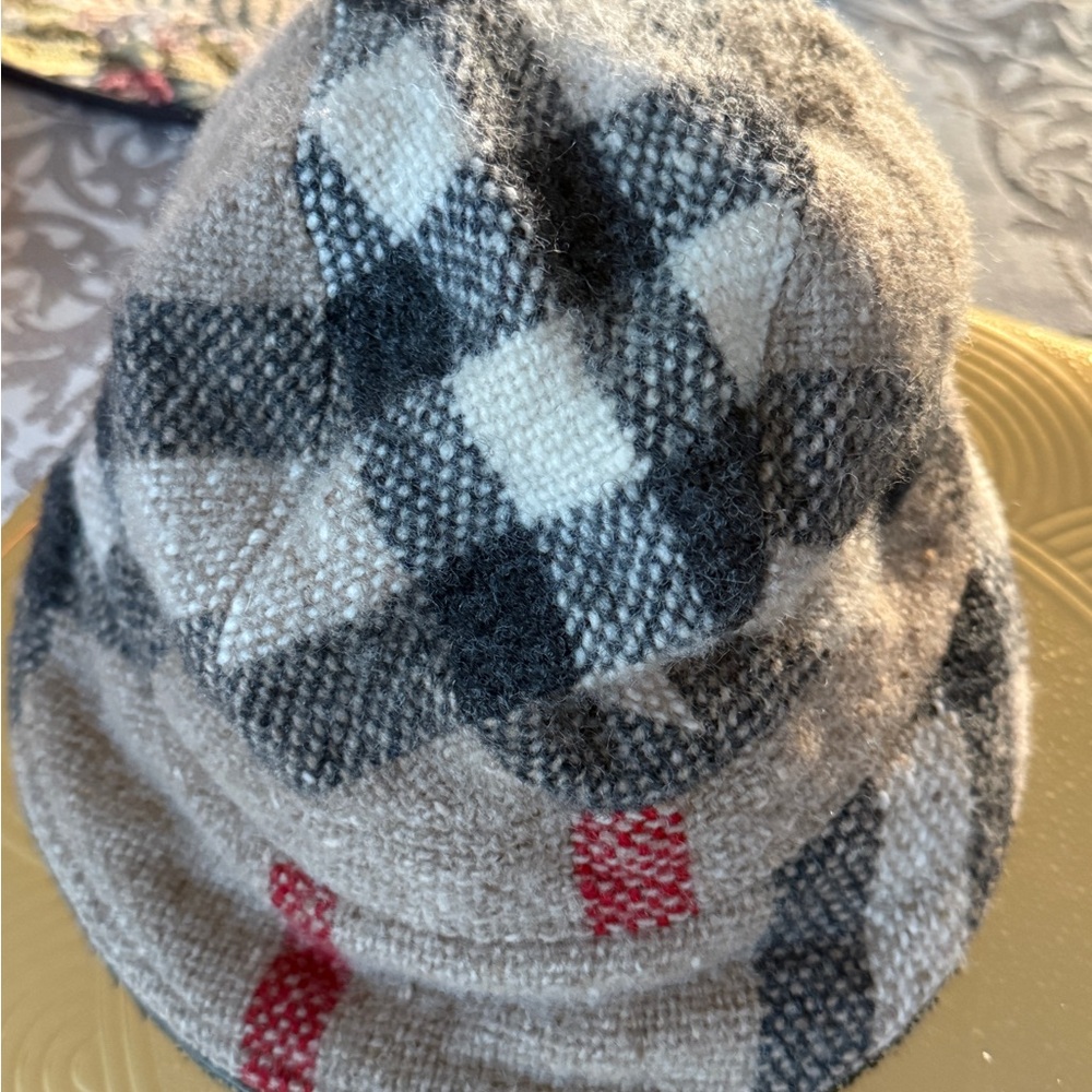 Burberry fall winter bucket Hat M
